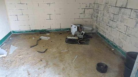 Building Out Back - Granny-Cocks-House38.jpg