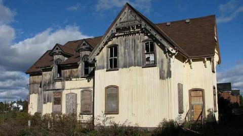 All Fenced Off - Cullen-Gardens55.jpg