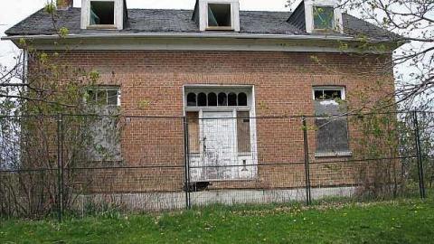 All Fenced Off - Cullen-Gardens43.jpg