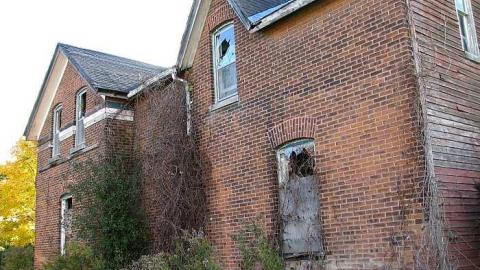 All Fenced Off - Cullen-Gardens57.jpg