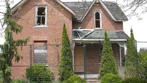 All Fenced Off - Cullen-Gardens58.jpg