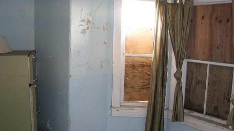 All Fenced Off - Cullen-Gardens60.jpg