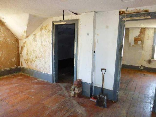 Hello... It's Me. photo 2