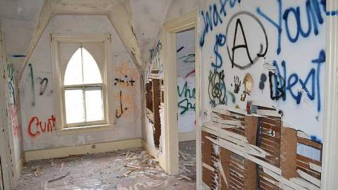 May 2016: House 2 - Teston-Road-Double-Feature69.jpg