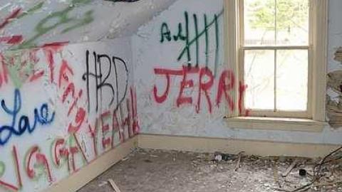 May 2016: House 2 - Teston-Road-Double-Feature70.jpg