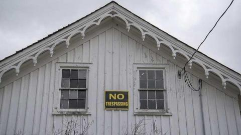 beautiful homes fenced in - Cullen-Gardens310.jpg