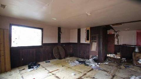 May 2016 - Ts-Bar7.jpg