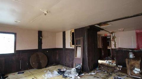 May 2016 - Ts-Bar5.jpg