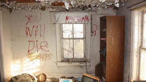 April 2016 - 16Apr-16C 323.jpg