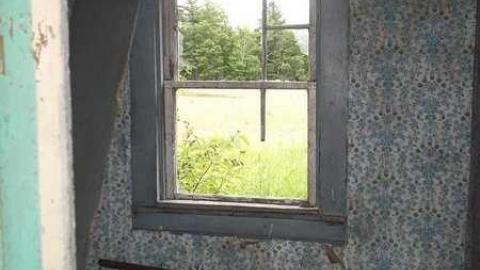 house and barn - abandoned house 014.jpg