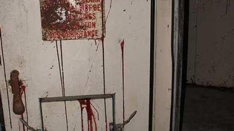 17/05/2016 - Damn, It's Creepy - Haunted-House-of-Horrors6.jpg