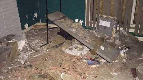 April 2016 - IMG_7452.jpg