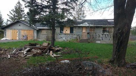 Both houses  - IMG_20160508_131622257.jpg