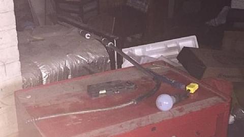 Awesome Stuff - Banished-Family-House20.jpeg