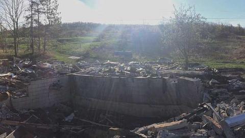 May 2016 Rip Fern - Abandoned-Cat-Lady-House22.jpg