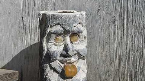 House with a thousand cages - v-HWTC2.jpg