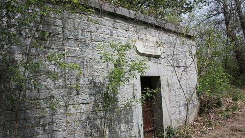 May 2016 - Newburgh-Crypts2.jpg