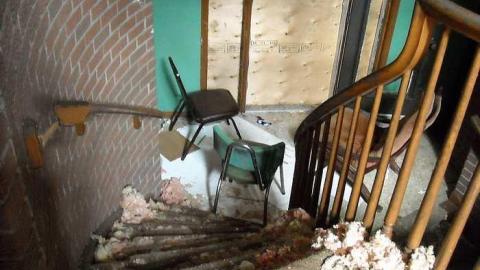 Swamp house - House-In-The-Swamp106.jpg