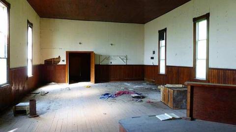 Right  Turin - Turin-Abandoned-Church107.jpg