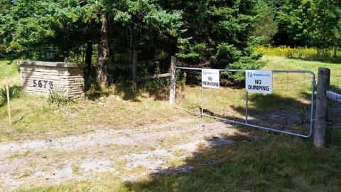 Sept 2014 - That-70s-House22.jpg