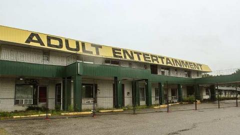 July 2016 - MoeZeOn-Inn1.jpg