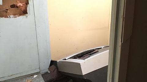 Broken Glass - Broken-Glass--Treehouse16.jpeg