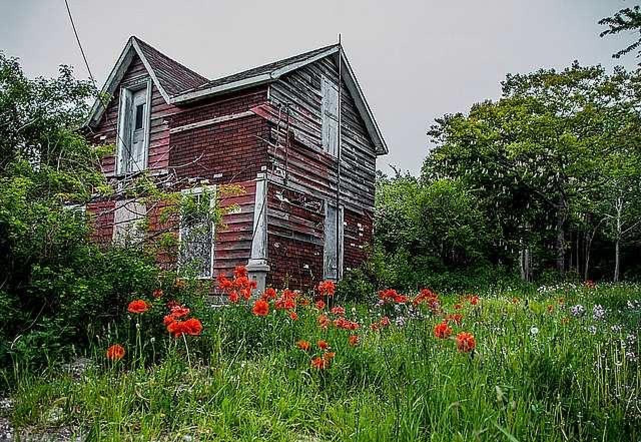 Old Red House - 27570945545_70bbff6347_z.jpg