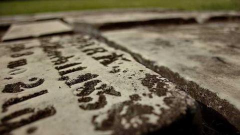 Lie Down Thou Weary One - Oxford-Centre-United-Ch-Cemetery22.jpg