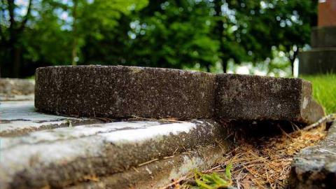 Lie Down Thou Weary One - Oxford-Centre-United-Ch-Cemetery9.jpg