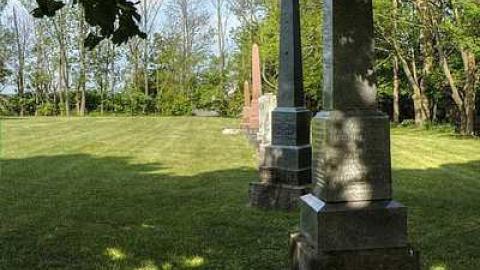 Lie Down Thou Weary One - Oxford-Centre-United-Ch-Cemetery19.jpg