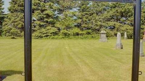  43.065569, -80.642080 West - Oriel-East-Pioneer-Cemetery33.jpg