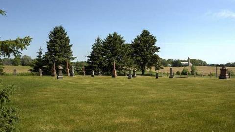  43.065569, -80.642080 West - Oriel-East-Pioneer-Cemetery31.jpg
