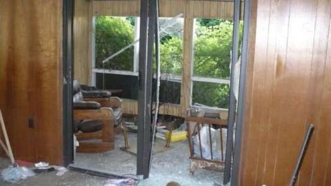 Smashed - Beeton-is-Trashed-Big-Time32.jpg