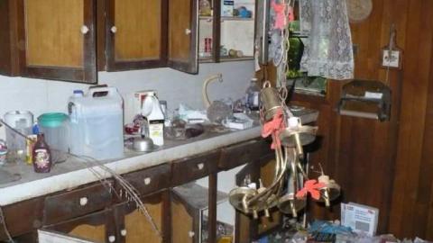 Smashed - Beeton-is-Trashed-Big-Time41.jpg