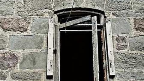 Aug 2016 - Beautiful-Stone-House159.jpg