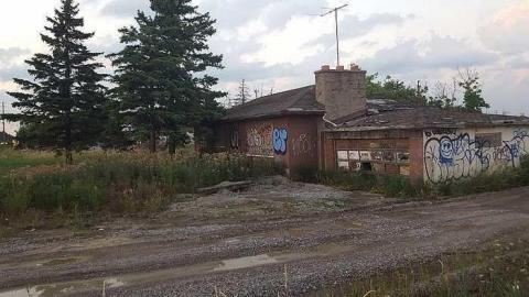 Old Flooded Bungalow - 20160805_203404.jpg