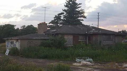 Old Flooded Bungalow - 20160805_203133.jpg