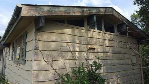 Mapleview Condemned Bungalows - c-20160820_163155.jpg