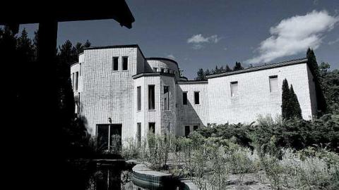 Blackened Mansion - Abandoned-Grow-Op-Mansion--Drug-Dealers-Mansion--King-City175.jpg