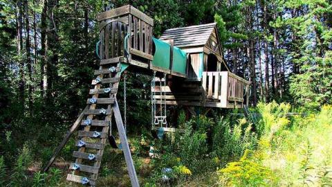 Blackened Mansion - Abandoned-Grow-Op-Mansion--Drug-Dealers-Mansion--King-City177.jpg