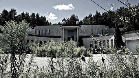 Blackened Mansion - Abandoned-Grow-Op-Mansion--Drug-Dealers-Mansion--King-City191.jpg