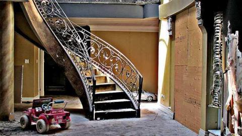 Blackened Mansion - Abandoned-Grow-Op-Mansion--Drug-Dealers-Mansion--King-City192.jpg