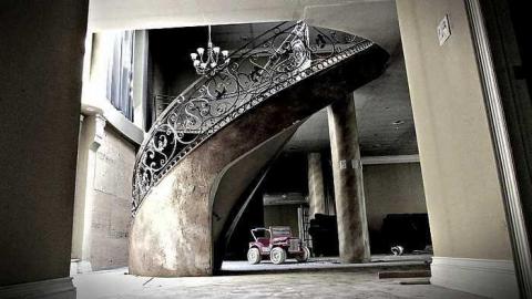 Blackened Mansion - Abandoned-Grow-Op-Mansion--Drug-Dealers-Mansion--King-City172.jpg