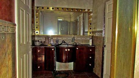 Blackened Mansion - Abandoned-Grow-Op-Mansion--Drug-Dealers-Mansion--King-City199.jpg