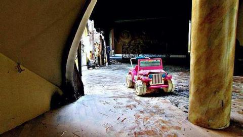 Blackened Mansion - Abandoned-Grow-Op-Mansion--Drug-Dealers-Mansion--King-City210.jpg