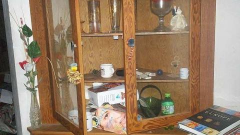 hoarder house - 114_1033.jpg