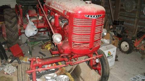 hoarder house - DSCF5031.jpg