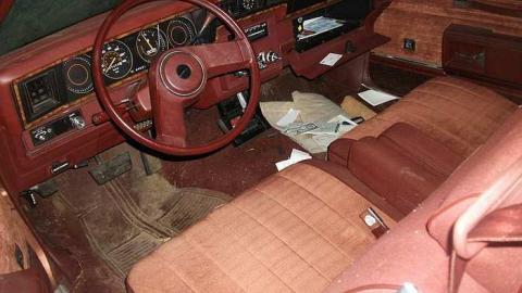 hoarder house - DSCF5050.jpg