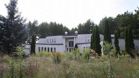 Trip to the Mansion - Abandoned-Grow-Op-Mansion--Drug-Dealers-Mansion--King-City277.jpg