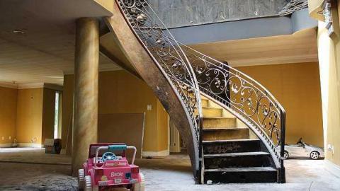 Trip to the Mansion - Abandoned-Grow-Op-Mansion--Drug-Dealers-Mansion--King-City266.jpg